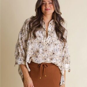 NELLIE MAE textured Bloom Button Up Top.
